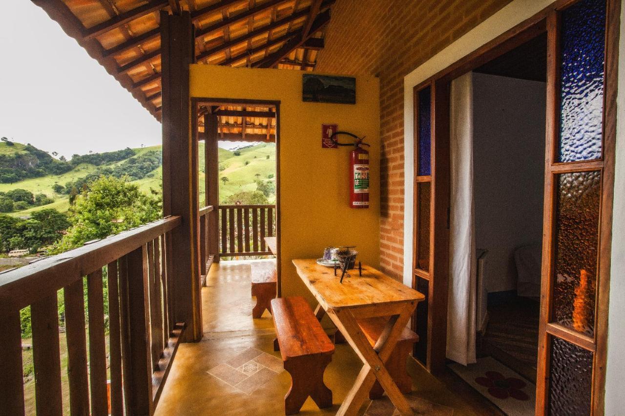 Pousada Refugio Dos Palmares Sao Bento do Sapucai Exterior photo